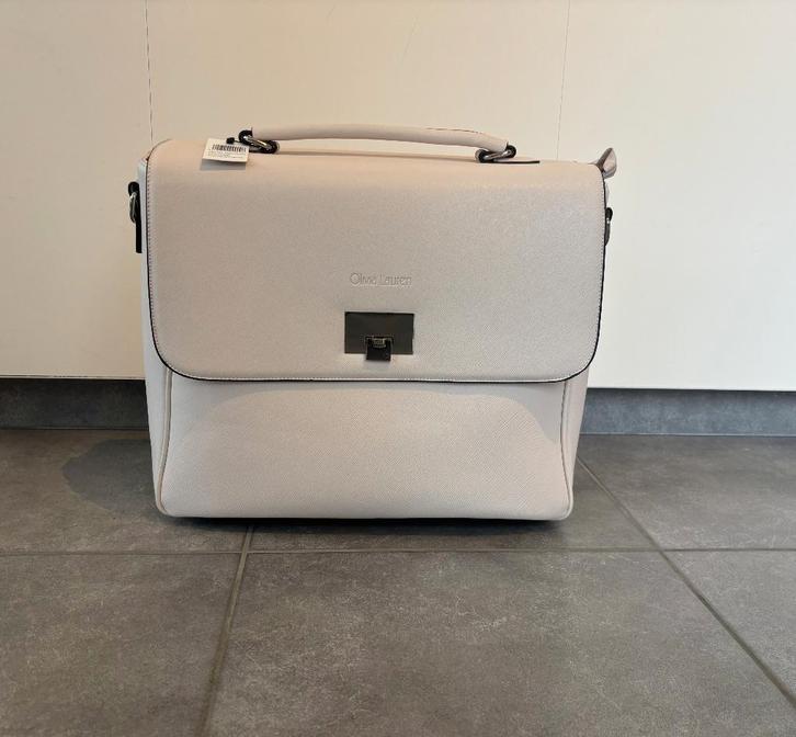 sac à roulettes Olivia Lauren Amaya Pilot Case (neuf), Informatique & Logiciels, Sacoches d'ordinateur portable, Neuf, Sac à roulettes