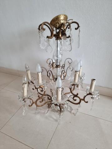 Lustre en cristal de bronze, Enlèvement