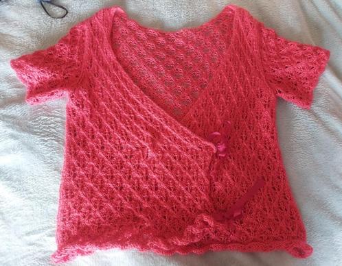 Rode opengewerkte gebreide gilet, Kleding | Dames, Truien en Vesten, Zo goed als nieuw, Maat 38/40 (M), Rood, Ophalen of Verzenden