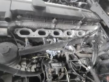 Vend moteur BMW M52B25  monté avec pipe 6  papillons  beschikbaar voor biedingen