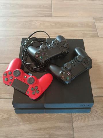 Playstation 4 met 3 controllers en 1TB opslag  beschikbaar voor biedingen