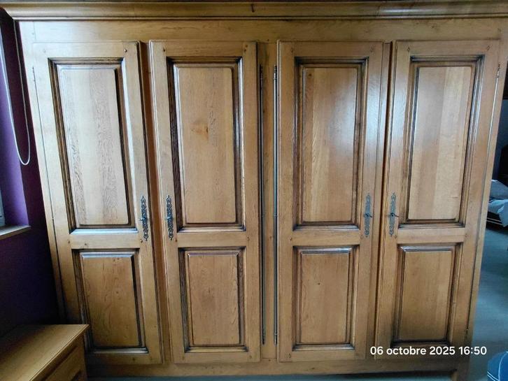 Magnifique et spacieuse garde-robe en CHÊNE MASSIF, Maison & Meubles, Armoires | Penderies & Garde-robes, Comme neuf, Chêne, Enlèvement