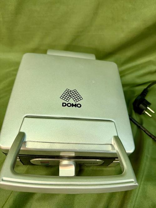 DOMO wafelijzer – klassiek model met temperatuurregeling, Elektronische apparatuur, Wafelijzers, Zo goed als nieuw, Ophalen