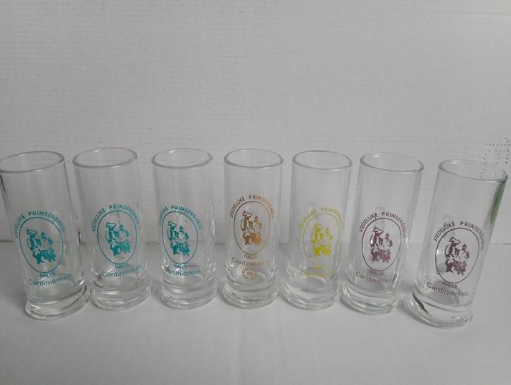 Zeldzame glaasjes Stedelijke Prinsengarde Halle Cantinierkes, Verzamelen, Glas en Drinkglazen, Zo goed als nieuw, Borrel- of Shotglas