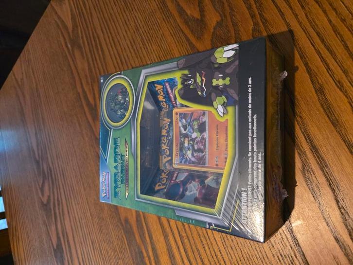 Cartes et coffret pokémon, Hobby en Vrije tijd, Verzamelkaartspellen | Pokémon, Zo goed als nieuw, Booster, Ophalen