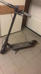 Ninebot e scooter met oplader, Fietsen en Brommers, Ophalen, Gebruikt, Elektrische step (E-scooter)