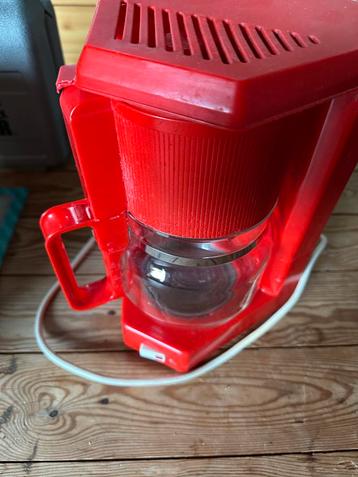 Cafetière rouge, en parfait, état beschikbaar voor biedingen