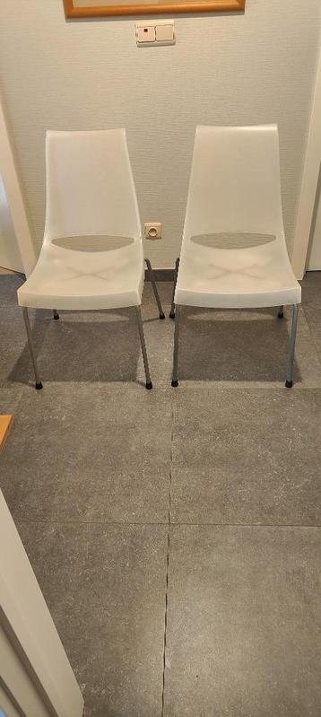 2 stoelen