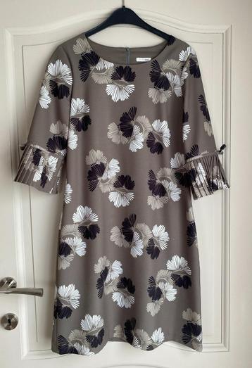 Kaki jurk met bloemenprint Atmos fashion (38)