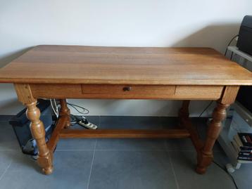 Eikenhouten bureautafel beschikbaar voor biedingen