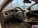 Volvo V60 2.4 D5 Kinetic | Climate | Cruise | Navi | PDC | S, Auto's, Volvo, Zilver of Grijs, Te koop, Traction-control, 142 g/km