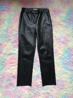 Leatherlook broek van CKS, Enlèvement ou Envoi, Comme neuf, Longs, Taille 34 (XS) ou plus petite