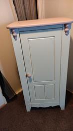 Opbergkast / kledingkast, Ophalen, Met deur(en), Gebruikt, 100 tot 150 cm