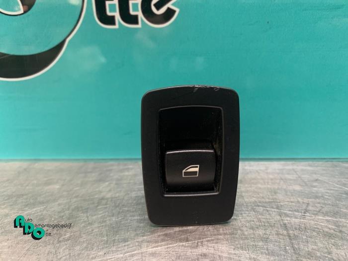 Elektrisch Raam Schakelaar van een BMW 3-Serie (3-Serie 04-), Auto-onderdelen, Dashboard en Schakelaars, BMW, Gebruikt, 3 maanden garantie