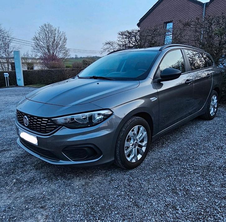 Fiat tipo 1.4i 95cv Lounge Euro 6b excellente état, Autos, Fiat, Particulier, ABS, Android Auto, Apple Carplay, Bluetooth, Rétroviseurs électriques