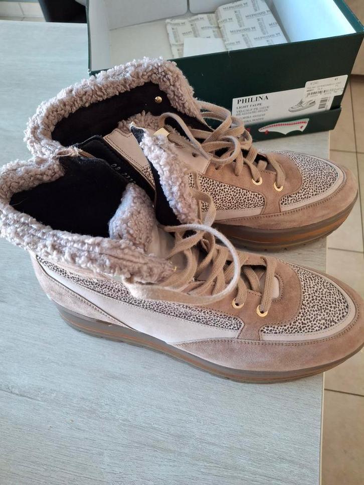 Mephisto boots model Philina light taupe maat 7 1/2 dus 41, Kleding | Dames, Schoenen, Ophalen of Verzenden