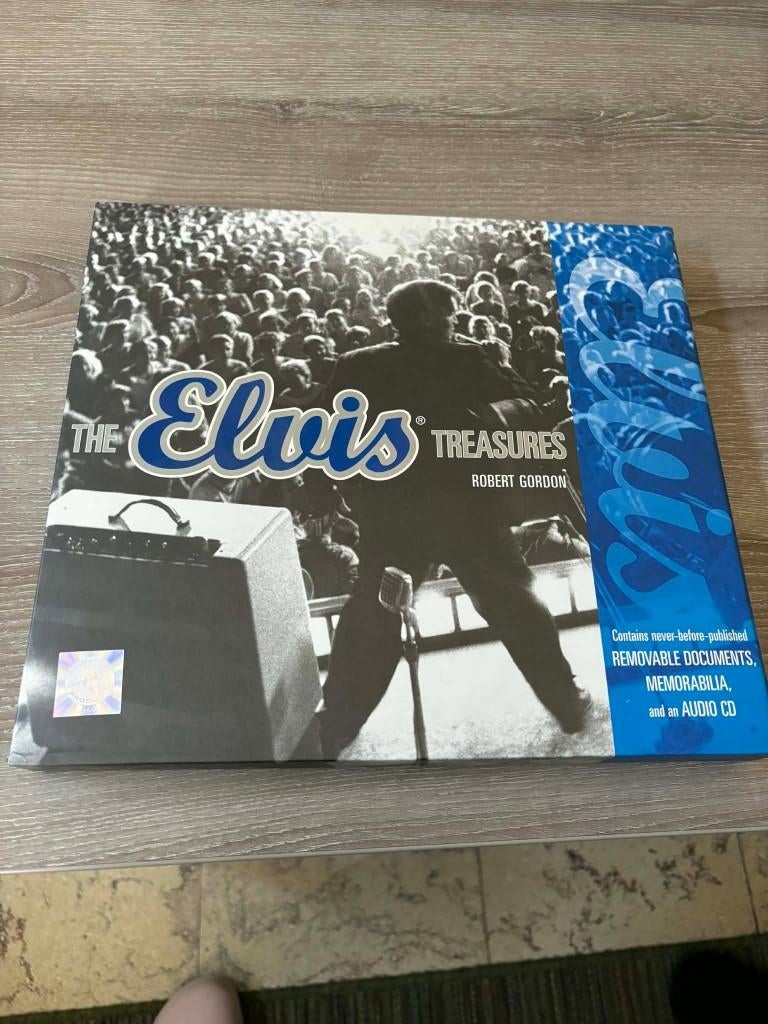 Elvis boek treasures door Robert Gordon, met een cd, Livres, Musique, Enlèvement ou Envoi, Comme neuf, Artiste
