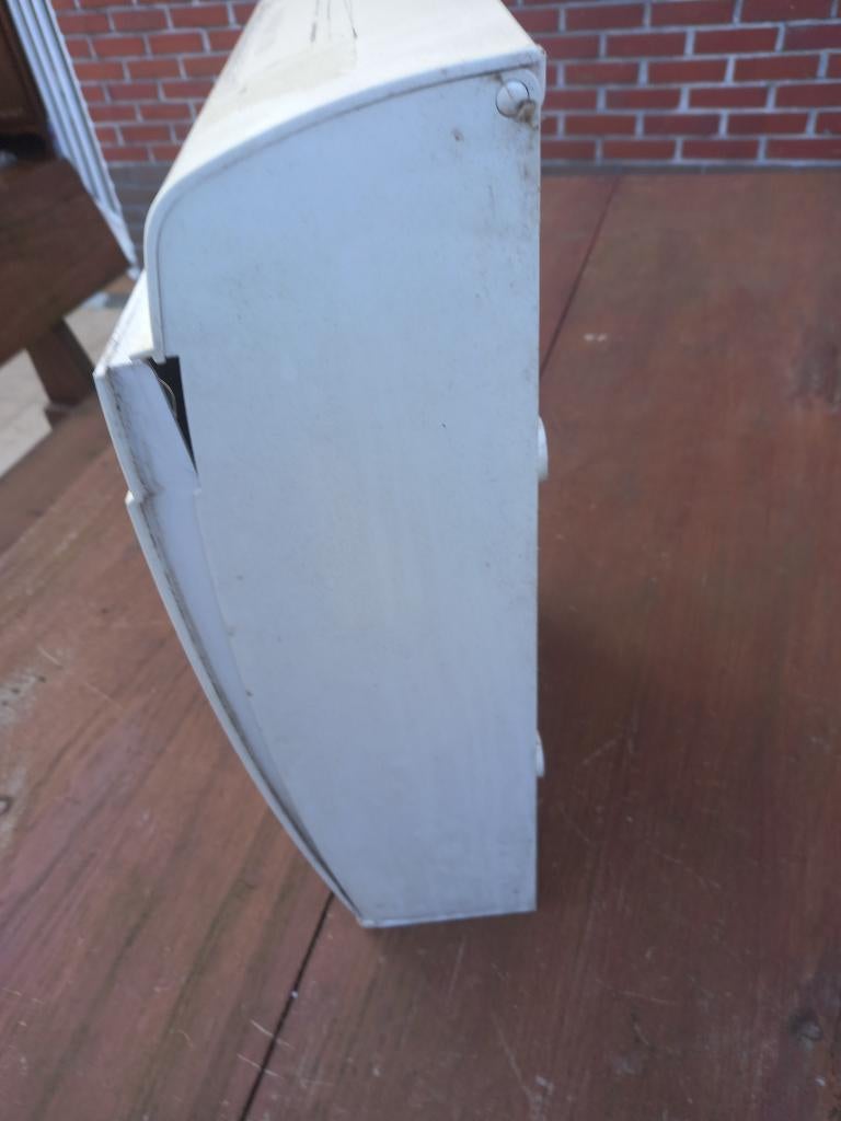 Boîte aux lettres à la porte d'entrée, Enlèvement, Comme neuf