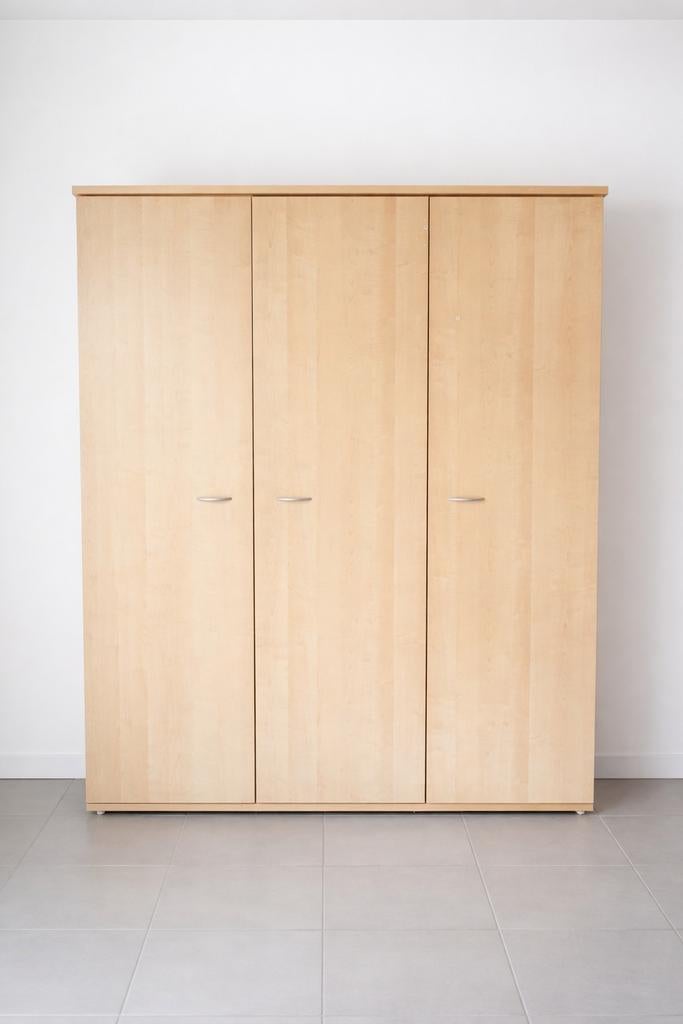 Kleerkast, Enlèvement, Utilisé