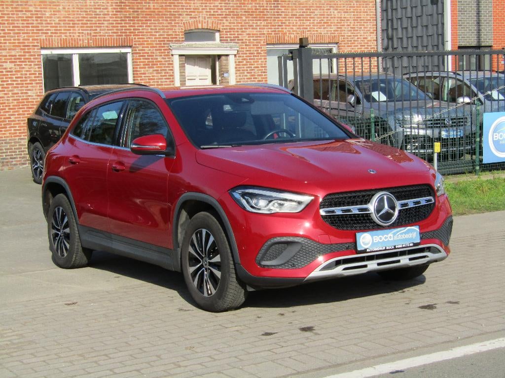 Mercedes GLA 180 benzine Automaat, 4 cilinders, 1333 cc, Leder, Bedrijf