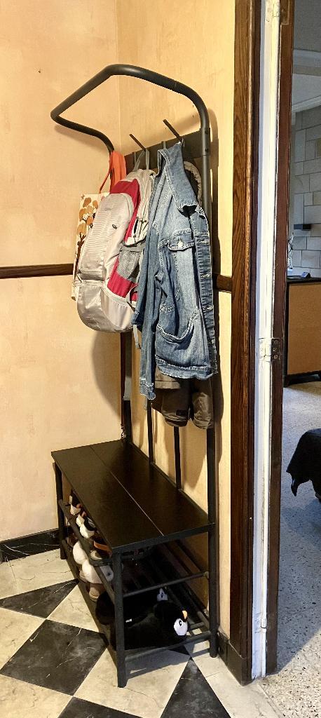 Porte-manteau en métal noir avec étagère, Maison & Meubles, Accessoires pour la Maison | Portemanteaux, Utilisé, Portemanteau sur pied