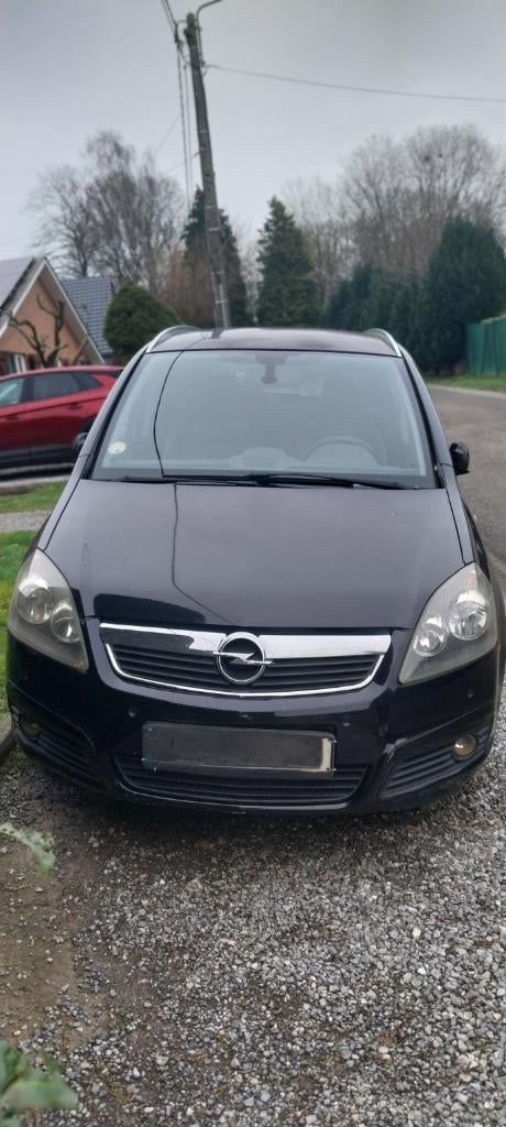 OPEL ZAFIRA 1900CC DIESEL, Auto's, Opel, Voorwielaandrijving, 4 cilinders, Zwart, Particulier
