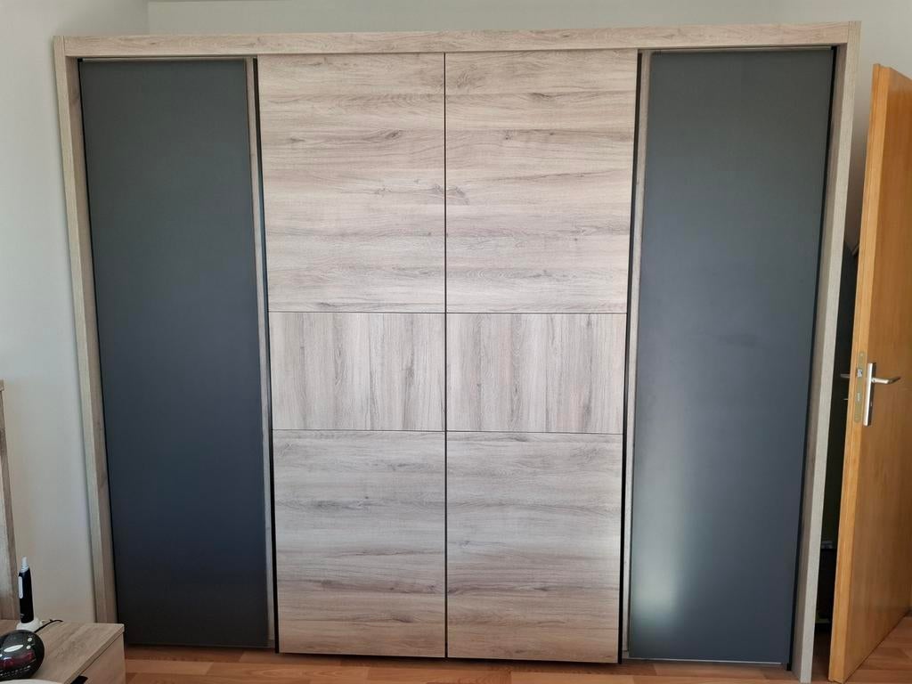 Garde robe aspect chêne qui doit partir au plus vite !, Maison & Meubles, Avec tablette(s), 200 cm ou plus, Enlèvement, 200 cm ou plus