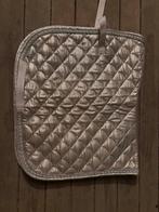 Verschillende zadeldoekjes, Enlèvement