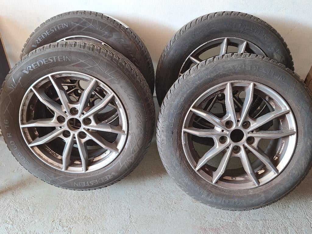 Lot de 4 roues (jantes alu 16 + 4 pneus hiver Vredestein), Auto-onderdelen, Banden en Velgen, Band(en), Winterbanden, 16 inch