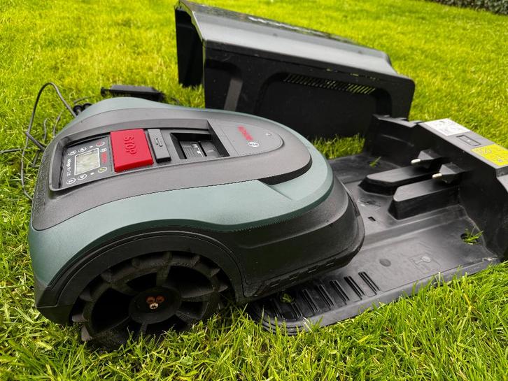 Bosch Indigo M+ 700 robotgrasmaaier, Tuin en Terras, Grasmaaiers, Gebruikt, Accu-grasmaaier, Minder dan 30 cm, Cirkelmaaier, Mulchfunctie