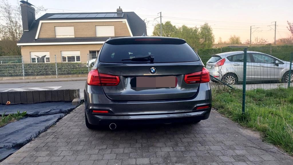 Bmw serie 3 . F31 model 2016 en bon état 270km, Autos, BMW, Particulier, Climatisation automatique, Bluetooth, Cruise Control