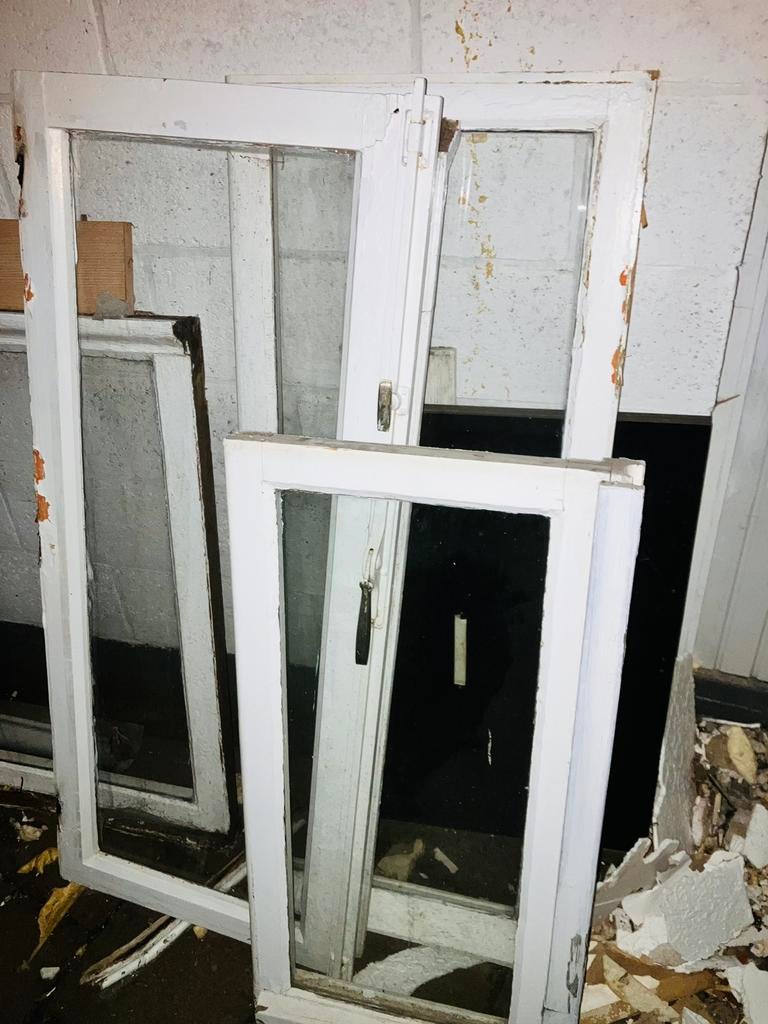 Oude ramen en raamkozijnen enkel glas gratis ophalen, Ophalen, Zo goed als nieuw
