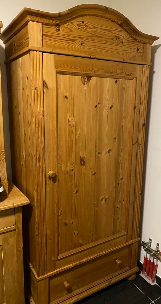 Belle armoire de campagne en bois de pin, Enlèvement, Comme neuf