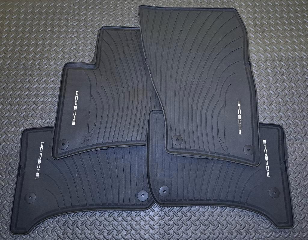 Tapis de voiture en caoutchouc d'origine Porsche Cayenne, Autos : Divers, Tapis de voiture, Enlèvement ou Envoi, Comme neuf