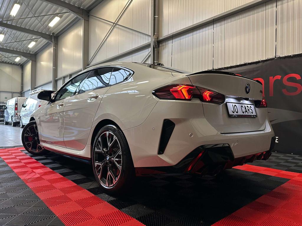 BMW 235 M235i X drive/M Seats/Headup/Camera/H&K/Keyless/, Autos, BMW, Entreprise, Noir, Automatique, Occasion