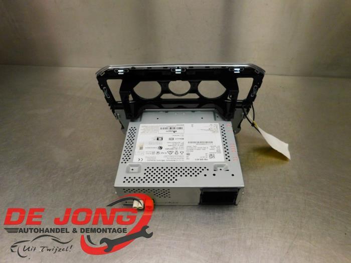 Radio van een Volkswagen UP, Auto-onderdelen, Elektronica en Kabels, Volkswagen, Gebruikt, 3 maanden garantie, Ophalen of Verzenden