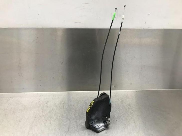 SERRURE DE PORTE RODS ARRIÈRE DROIT Toyota Urban Cruiser, Autos : Pièces & Accessoires, Autres pièces automobiles, Toyota, Utilisé