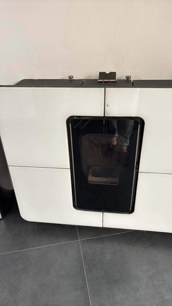 Pallet kachel, Ophalen, Zo goed als nieuw