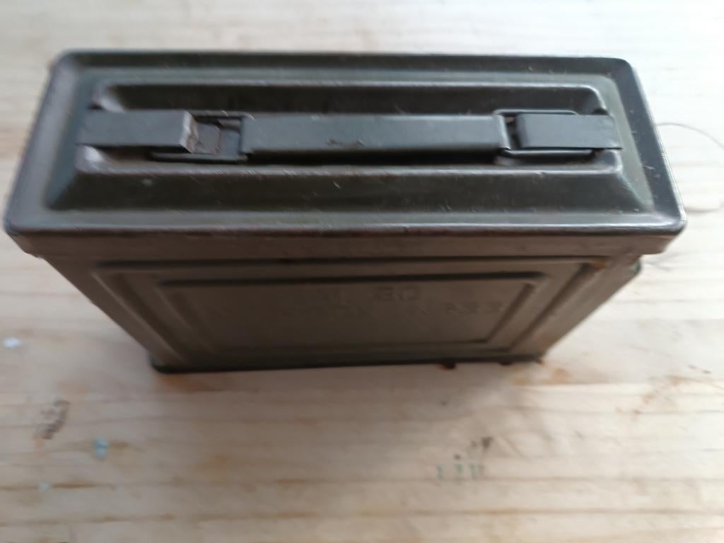 munitie koffertje oorlog kaki kleur, Ophalen