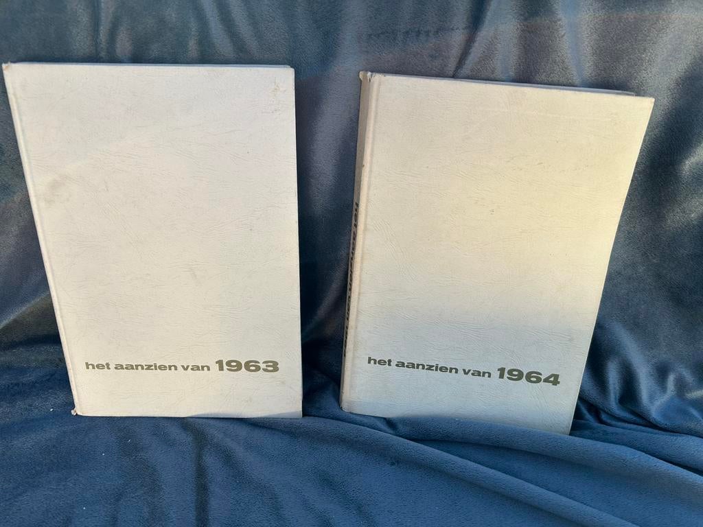 2 boeken ‘Het aanzien van’ 1963 en 1964, Ophalen