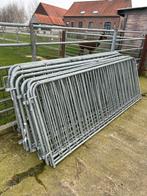 13 gegalvaniseerde hekkens., Weidegang