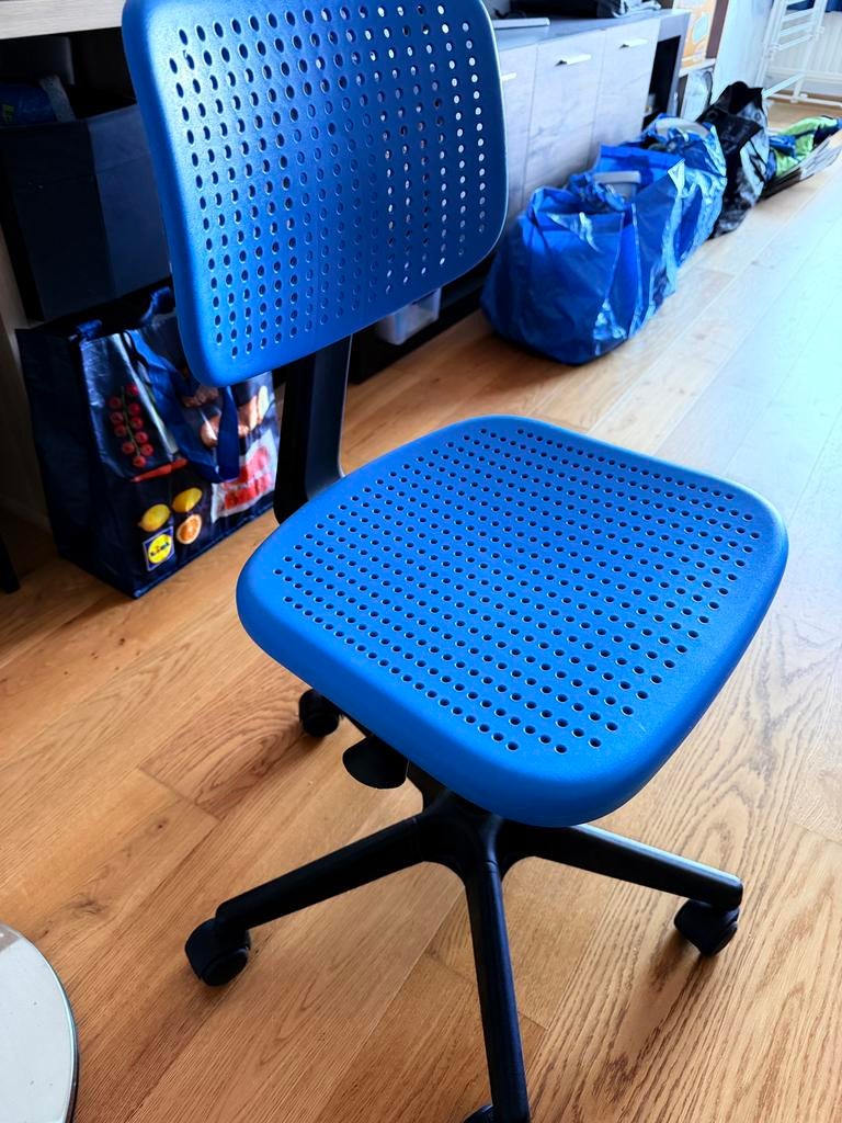 Chaise de bureau type IKEA (modèle ancien, plus vendu)., Enlèvement