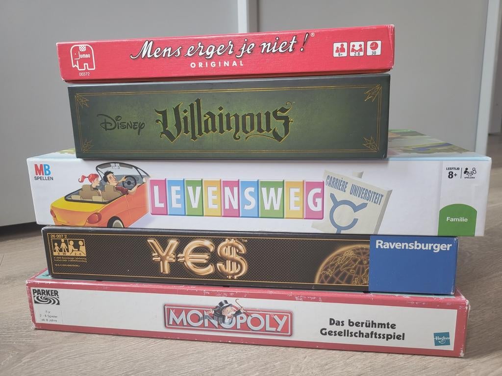 Gezelschapsspellen bundle – Villainous, YES, Levensweg, etc, Enlèvement
