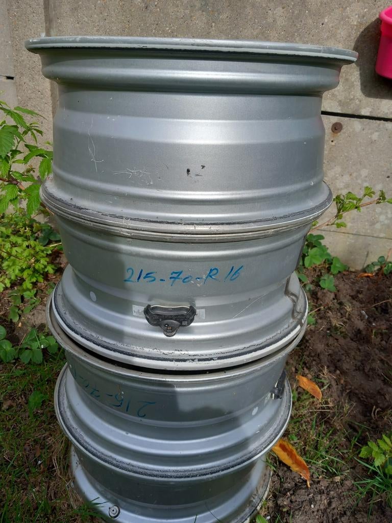 pneu kia, Jardin & Terrasse, Bacs à fleurs & Jardinières, Enlèvement