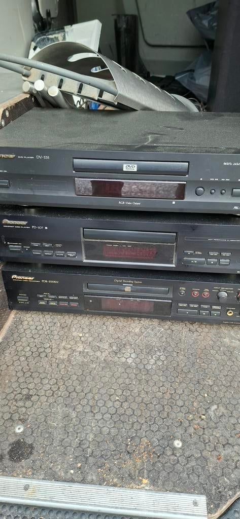 Chaîne Hi-Fi Pioneer  état neuf plus 2 grande enceintes noir, TV, Hi-fi & Vidéo, Enlèvement, Comme neuf, Autres types