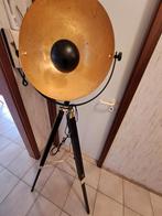 Zwarte vloerlamp, Ophalen