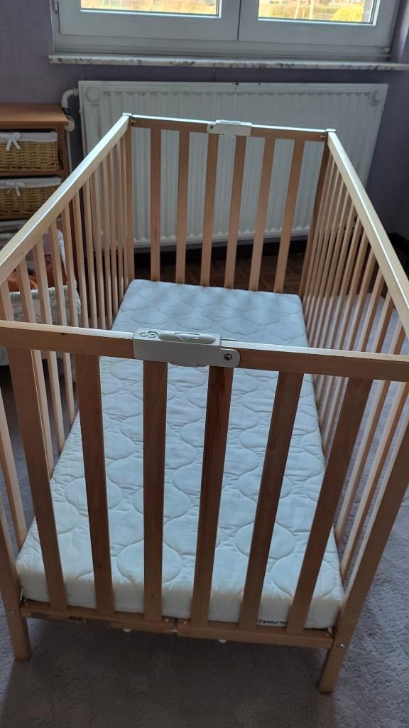 gelakt houten opklapbed, Kinderen en Baby's, Babywiegjes en Ledikanten, Zo goed als nieuw, Ledikant, Ophalen