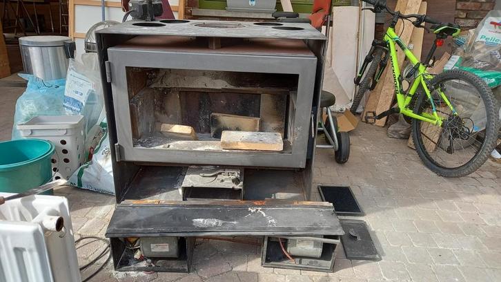 Foyer Bodart et Gonnay - poële à bois, Maison & Meubles, Cheminées, Enlèvement