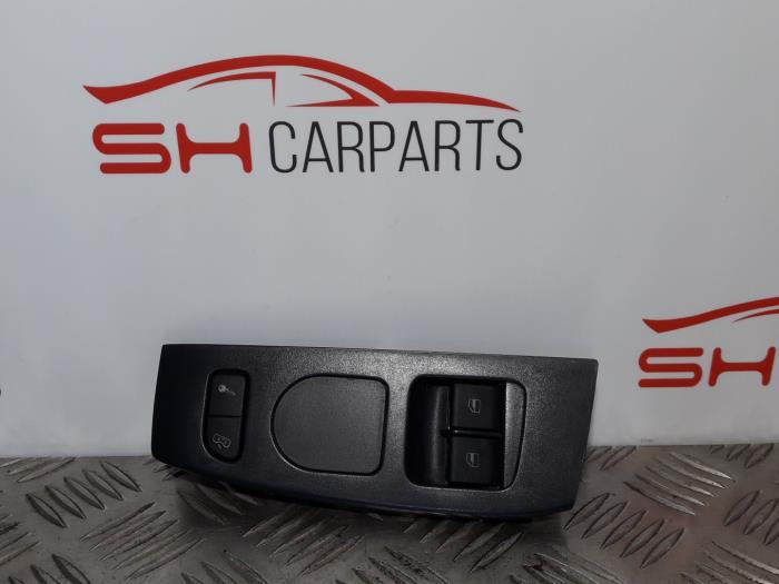 Commutateur vitre électrique d'un Volkswagen Fox, Autos : Pièces & Accessoires, Tableau de bord & Interrupteurs, Volkswagen, Utilisé