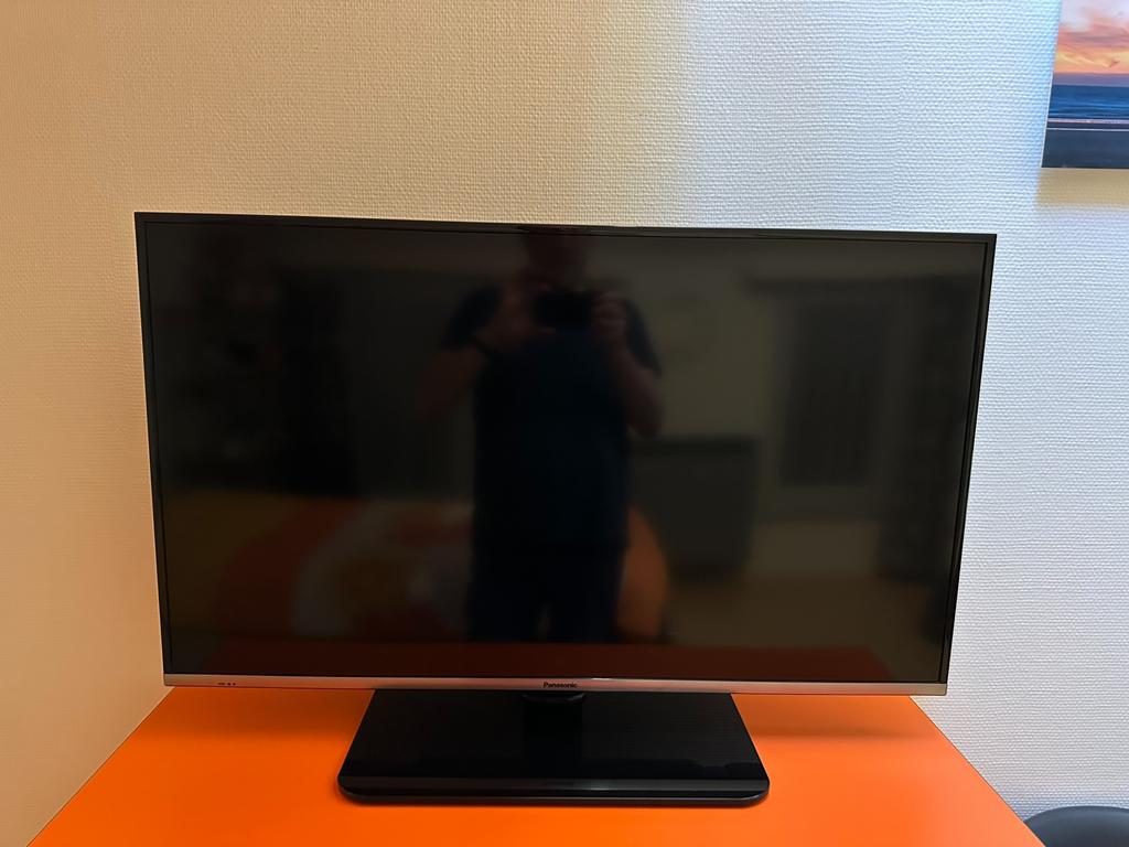 TV HD Panasonic TX42AS600E 42 i zonder de voet, met is 80 €, Ophalen, Panasonic, 40 tot 60 cm, Full HD (1080p)